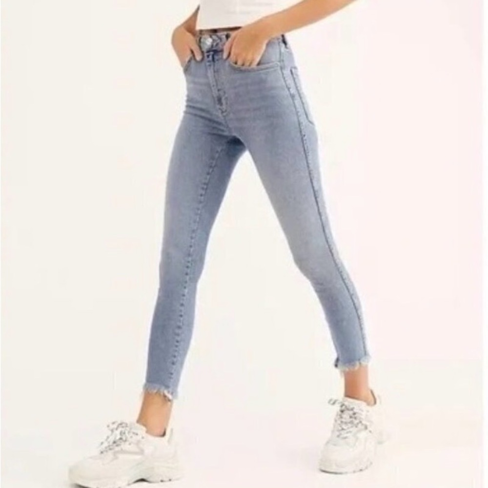 Free People High-Waisted Light Wash Ankle Skinny Jeans Cut off Women's Size 31‎